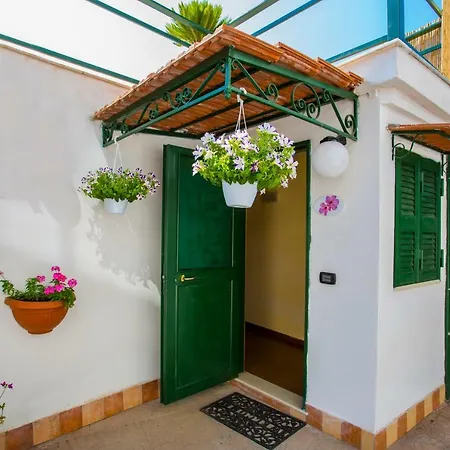Sanfralu Bed & Breakfast 3*